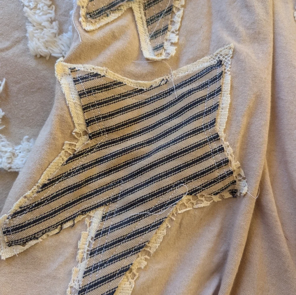Upcycled tea-dyed tee shirt w stars & lace, Hippie Boho Whimsical HANDMADE ITEM - Picture 4 of 8